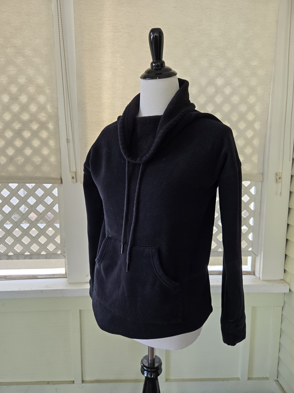 Tahari Black Hooded Pullover Sweatshirt